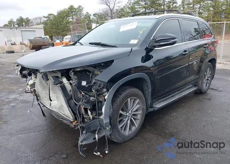 2018 Toyota Highlander Xle z USA, uszkodzony, nr VIN 5TDJZRFH3JS532157